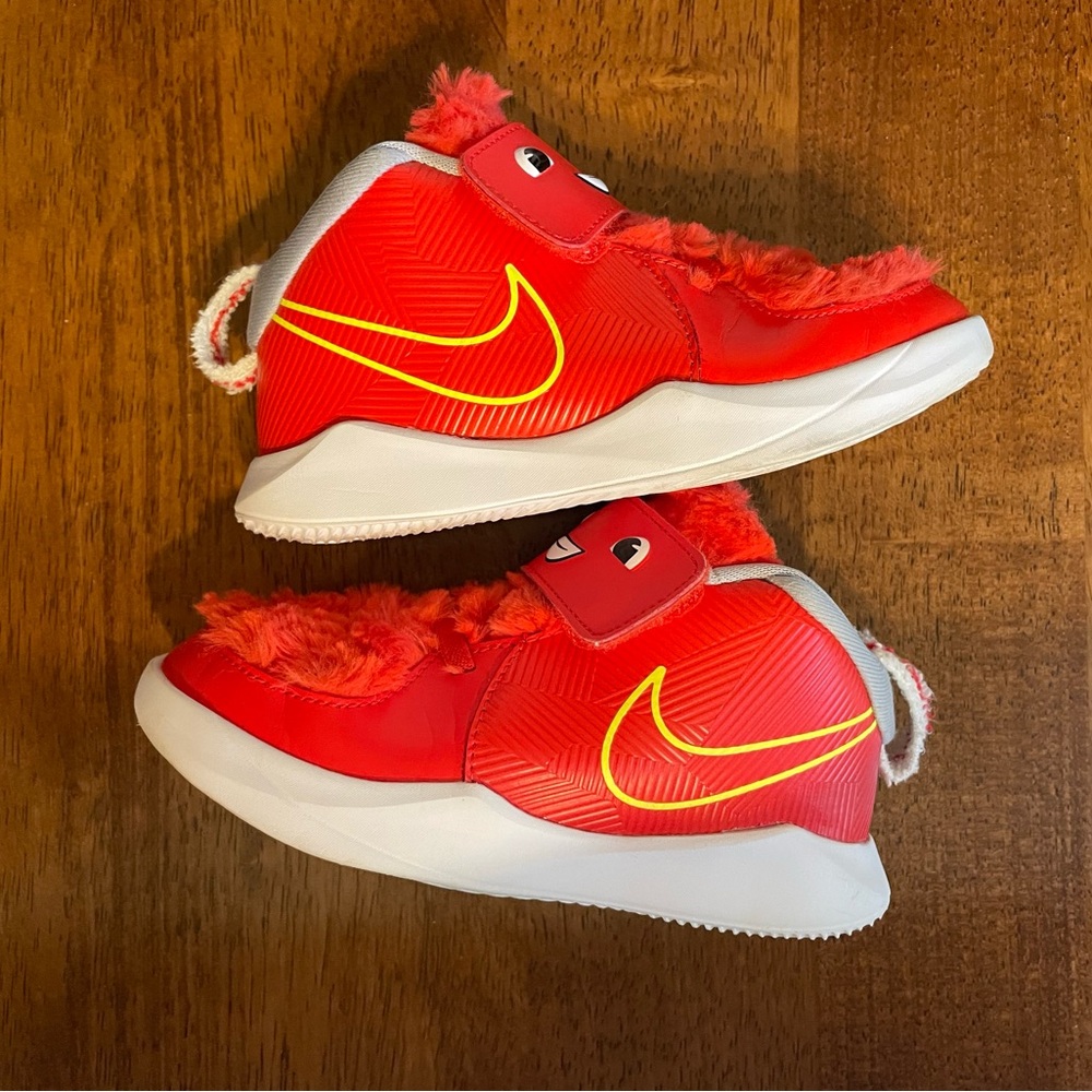 Nike Team Hustle D9 Lil 'Fast n Furry - Chile Red' CT4066-600 size 10C